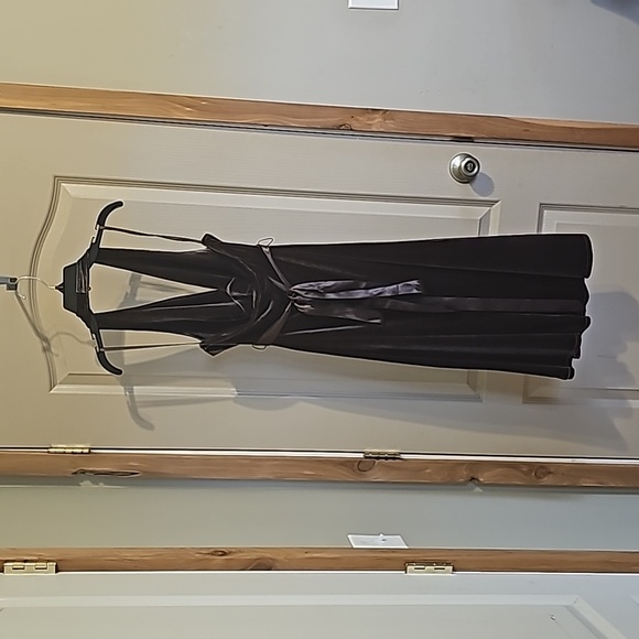 BCBG Maxazria large brown velvet sleeveless dress ๐ ๐ โจ๏ธ - Picture 2 of 6